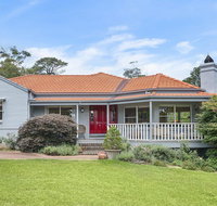 Hillview Cottage - classic country comfort and charm - Holiday Sunshine Coast