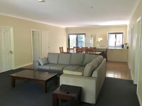 Hillview Farmstay - Sunshine Coast Tourism 1