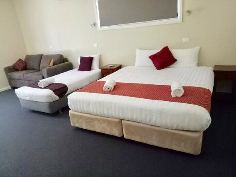 Hillview Farmstay - Sunshine Coast Tourism 2