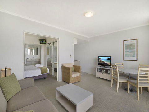 Hinterland Luxury - 1 Bedroom Hinterland View Apt - Holiday Sunshine Coast 3