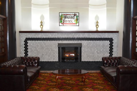 Historic Hydro Motor Inn - Holiday Sunshine Coast 1