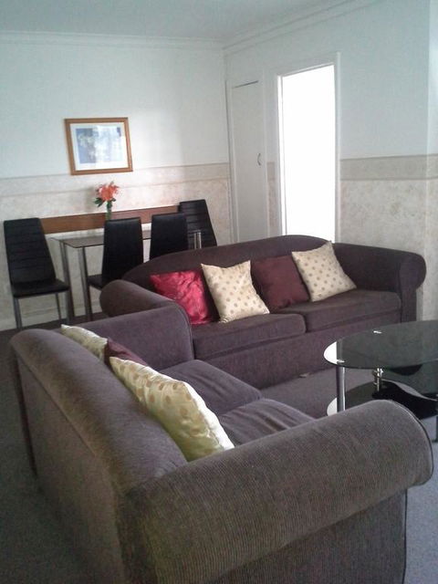 Hobart Apartments - Sunshine Coast Tourism 3