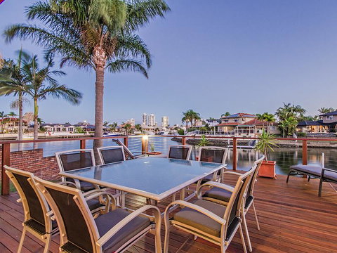 Holiday Home Amaroo - Holiday Sunshine Coast 1