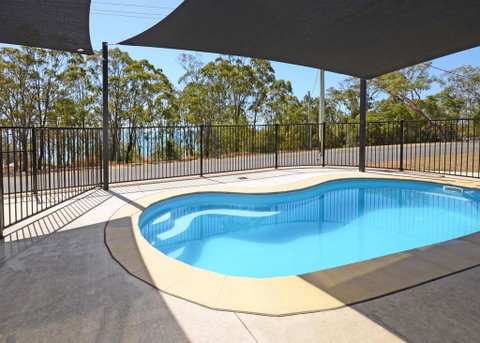 Holiday In Style - Hervey Bay - Sunshine Coast Tourism 0