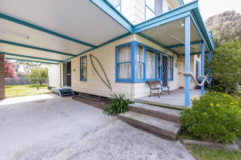 HOLIDAY ON NAUTILUS INVERLOCH - Sunshine Coast Tourism 1