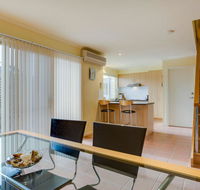 Holidays at Hollydene - Sunshine Coast Tourism