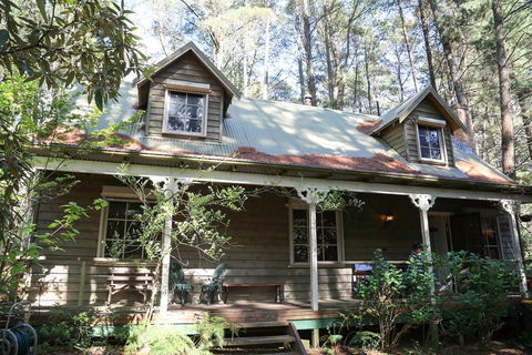 Holly Lodge Medlow Bath - Sunshine Coast Tourism 0