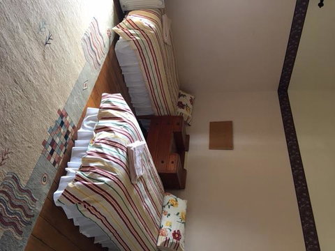 Holmhurst Guest House - Sunshine Coast Tourism 3