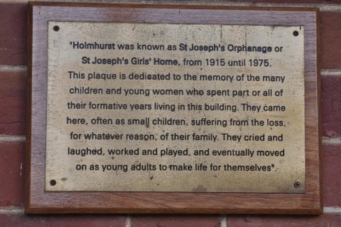 Holmhurst Guest House - Sunshine Coast Tourism 1