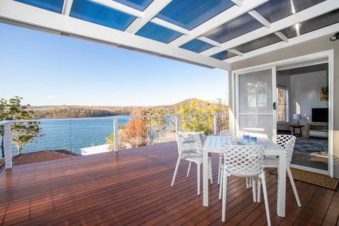 Home On The Water 21 Evans St Lake Conjola - Sunshine Coast Tourism 0