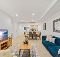 HomeHotel New and Comfort 3 Bedrooms security Apt - Sunshine Coast Tourism