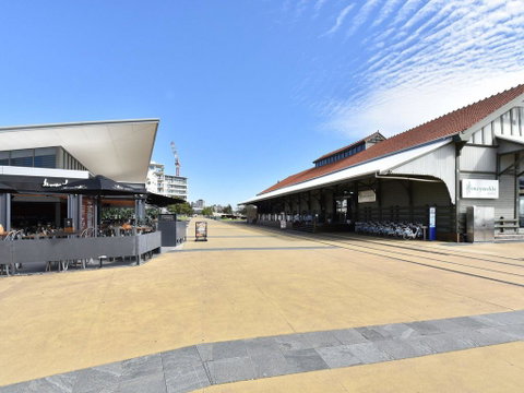 Honeysuckle Haven - Harbour Facing + Walk To Restaurants - Sunshine Coast Tourism 3
