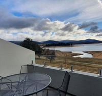 Horizons 201 - Lake Jindabyne Waterfront - Holiday Sunshine Coast