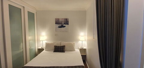 Horizons 208 - Lake Jindabyne Waterfront - Holiday Sunshine Coast 1