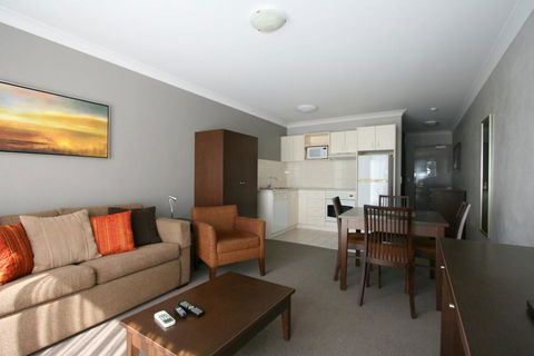 Horizons 402/10 Kosciuszko Road - Sunshine Coast Tourism 0