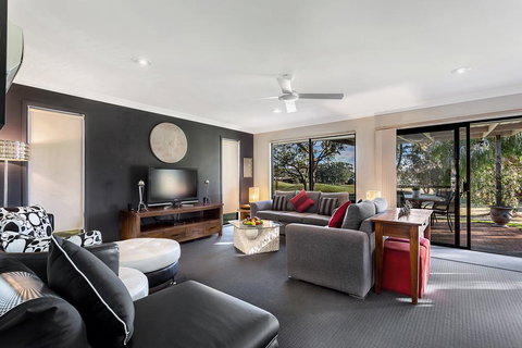 Horizons Escape, Villa 136 - Sunshine Coast Tourism 1