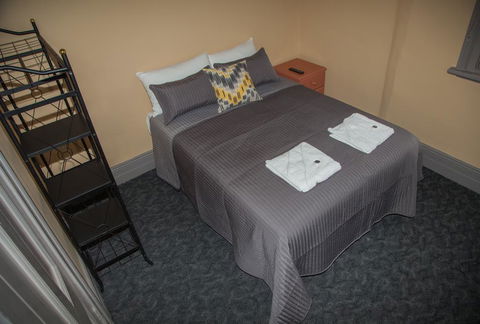 Hotel Cessnock - Sunshine Coast Tourism 0