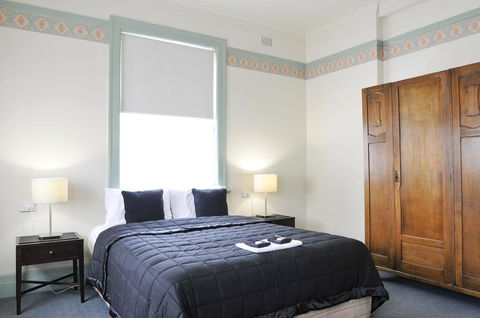 Hotel Gosford - Sunshine Coast Tourism 2