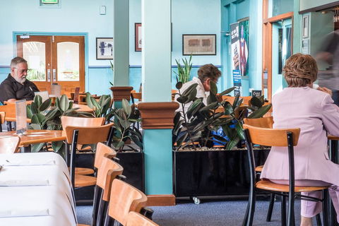 Hotel Gosford - Sunshine Coast Tourism 1