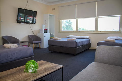 Hotel Jesmond - Sunshine Coast Tourism 1