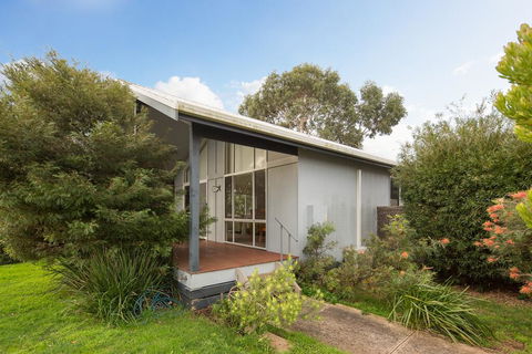Island Villa - Sunshine Coast Tourism 0