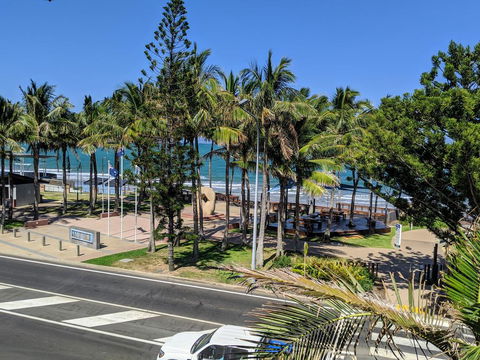 Island Vista - Holiday Sunshine Coast 3