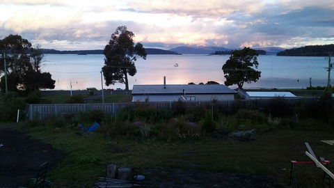 Islandview Beachhouse - 60m Down Driveway To Beach, Dover Tasmania - Sunshine Coast Tourism 1