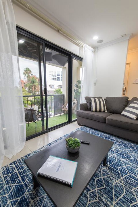 ISOLATION READY!! Super Size Me!! Top Location. Isolation Ready. Sanitised. Free CAT Bus, Pool, Gym And Everything At Your Finge - Holiday Sunshine Coast 3