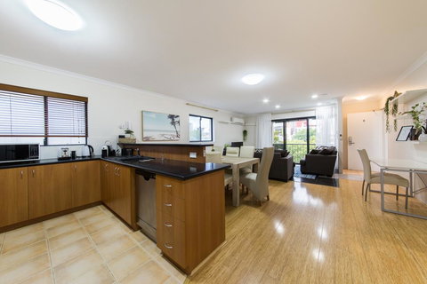 ISOLATION READY!! Super Size Me!! Top Location. Isolation Ready. Sanitised. Free CAT Bus, Pool, Gym And Everything At Your Finge - Holiday Sunshine Coast 2