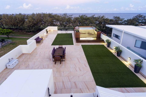 IVY Villas - Sunshine Coast Tourism 0