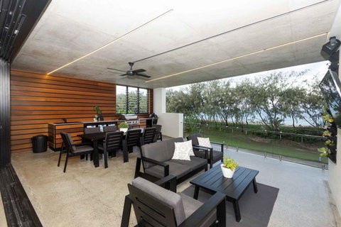 IVY Villas - Sunshine Coast Tourism 2