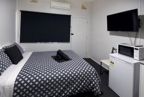 Jabiru Motel - Holiday Sunshine Coast 1