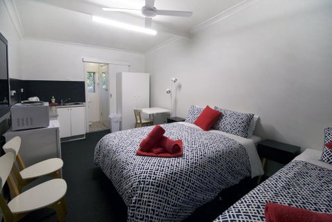 Jabiru Motel - Holiday Sunshine Coast 3