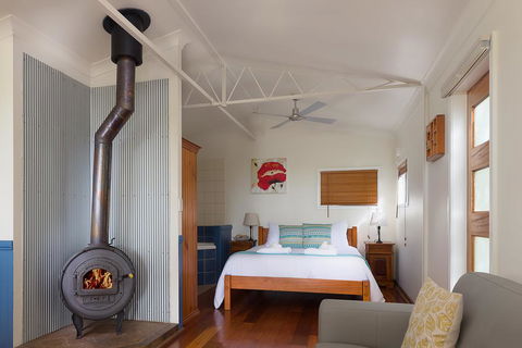 Jacaranda Cottages - Holiday Sunshine Coast 3