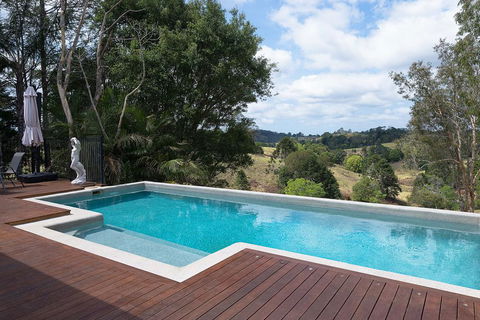 Jacaranda Cottages - Holiday Sunshine Coast 1