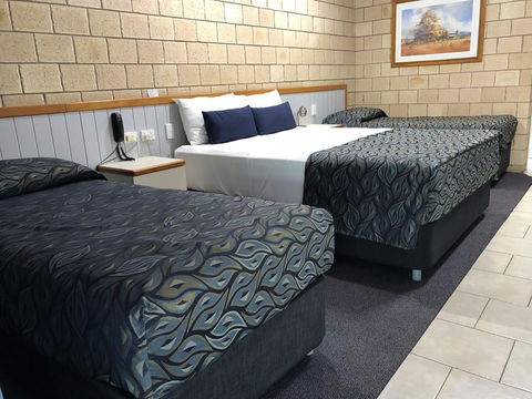 Jacaranda Country Motel - Holiday Sunshine Coast 1