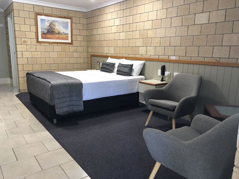Jacaranda Country Motel - Holiday Sunshine Coast 0
