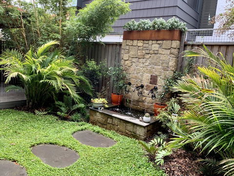 Jacaranda Garden Retreat - Holiday Sunshine Coast 0