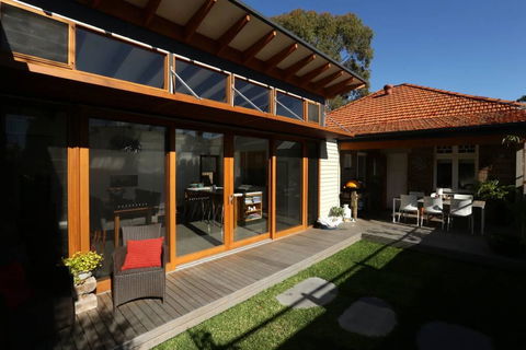 Jacaranda Garden Retreat - Holiday Sunshine Coast 1
