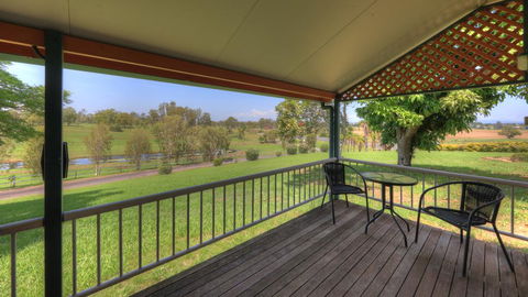 Jacaranda Motor Lodge - Holiday Sunshine Coast 2