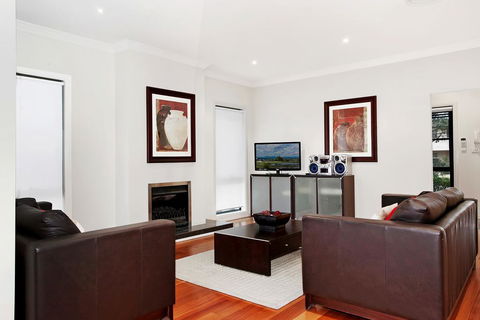 Jacarandas Parkview - Holiday Sunshine Coast 3