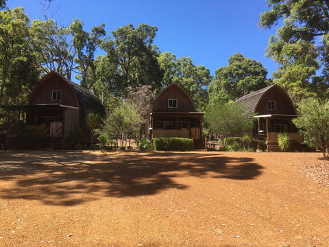Jarrah Glen Cabins - Sunshine Coast Tourism 0