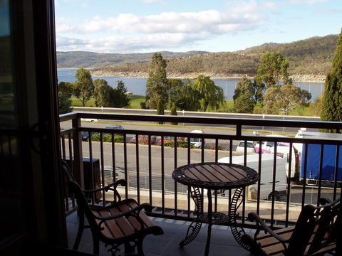 Jasper 1 - Sunshine Coast Tourism 0