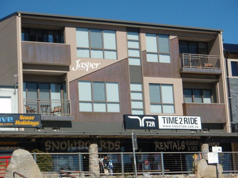 Jasper 1 Town Centre Jindabyne - Sunshine Coast Tourism 2