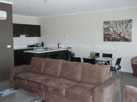 Jasper 3 Town Centre Jindabyne - Sunshine Coast Tourism 3