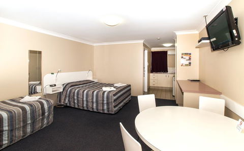 Jefferys Motel - Sunshine Coast Tourism 1