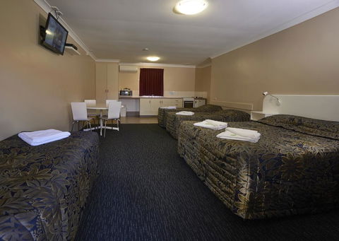 Jefferys Motel - Sunshine Coast Tourism 2