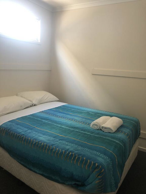 Jervis Bay Holiday Cabins - Holiday Sunshine Coast 2