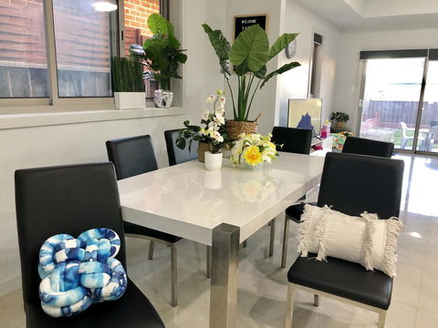 Jewel In The West-Newly Built And Spacious - Holiday Sunshine Coast 1