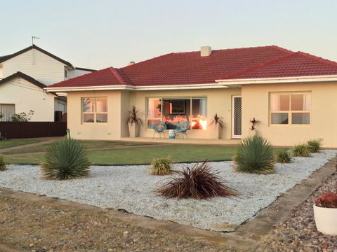 Jewel Of The South Beachside Holiday Rental - Sunshine Coast Tourism 0